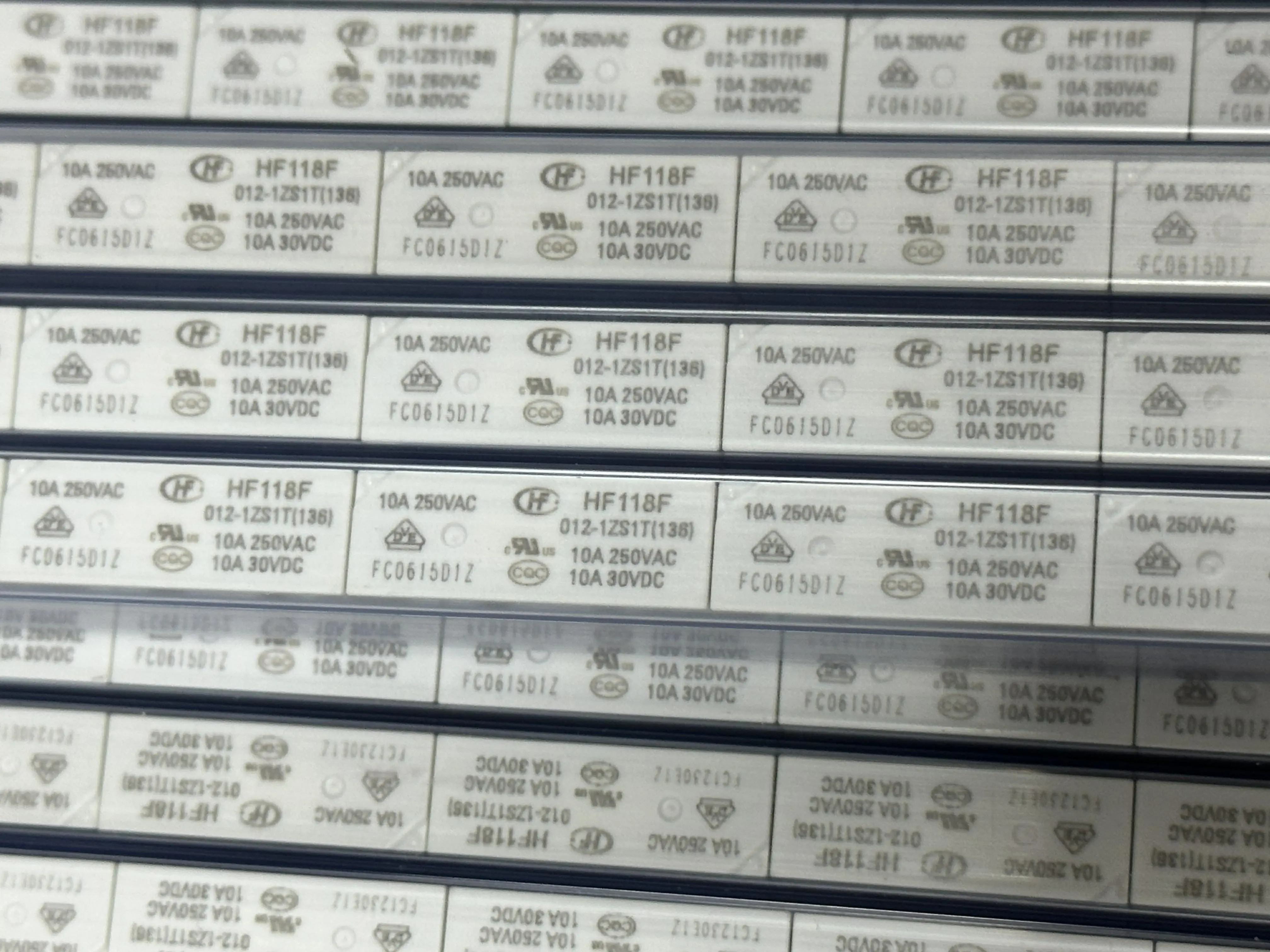 HF118F/012-1ZS1T Relay New Original