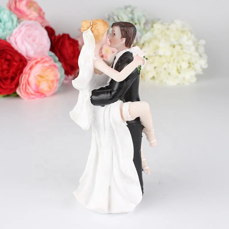 Funny Doll Toy Resin Craftwork Action Figure Groom And Bride Cake Topper Wedding Decoration