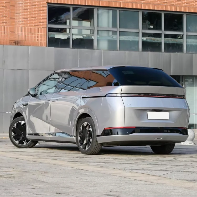 2024 Chinese medium and large MPV for Xpeng X9 702km long range pure electric car new energy vehicle hot sale