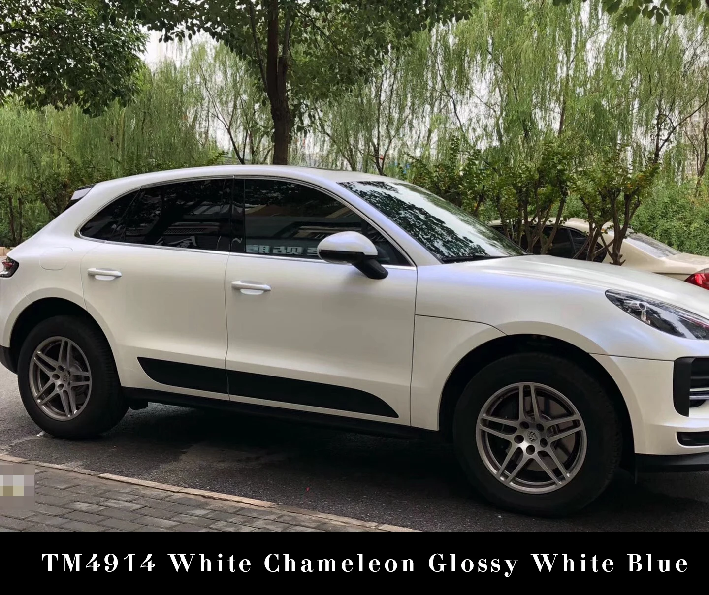 Hot Selling W1.52 x L18m(4.98 x 59ft) Self-adhesive Matte White Blue Ceramic Colour Vinyl Car Wrap Film