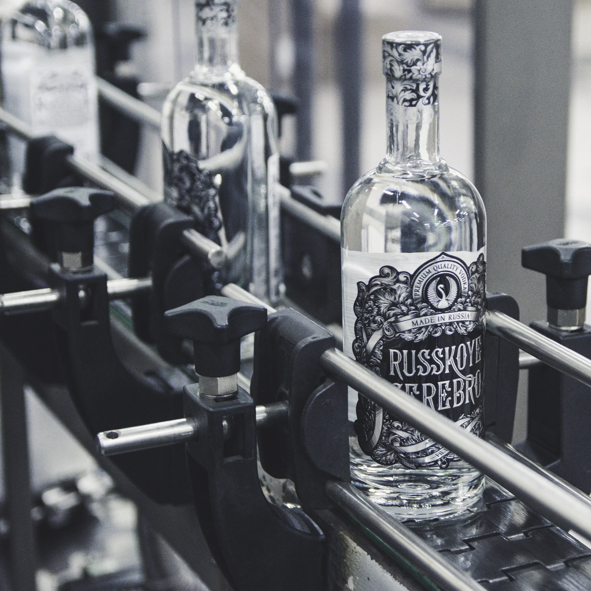 Хит продаж Русская водка 1000 мл