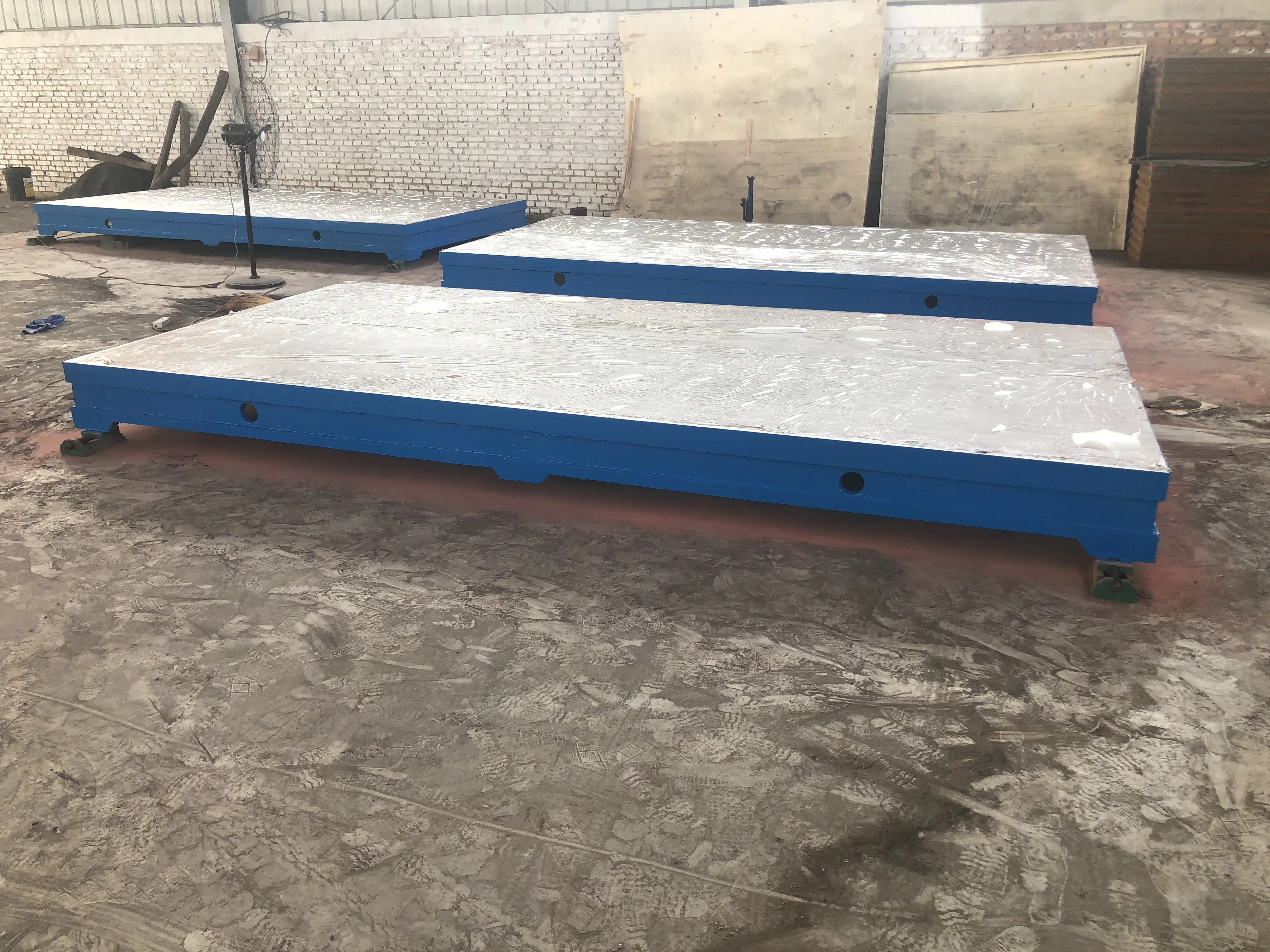 Assembly of cast iron surface plate test platform grinding plate