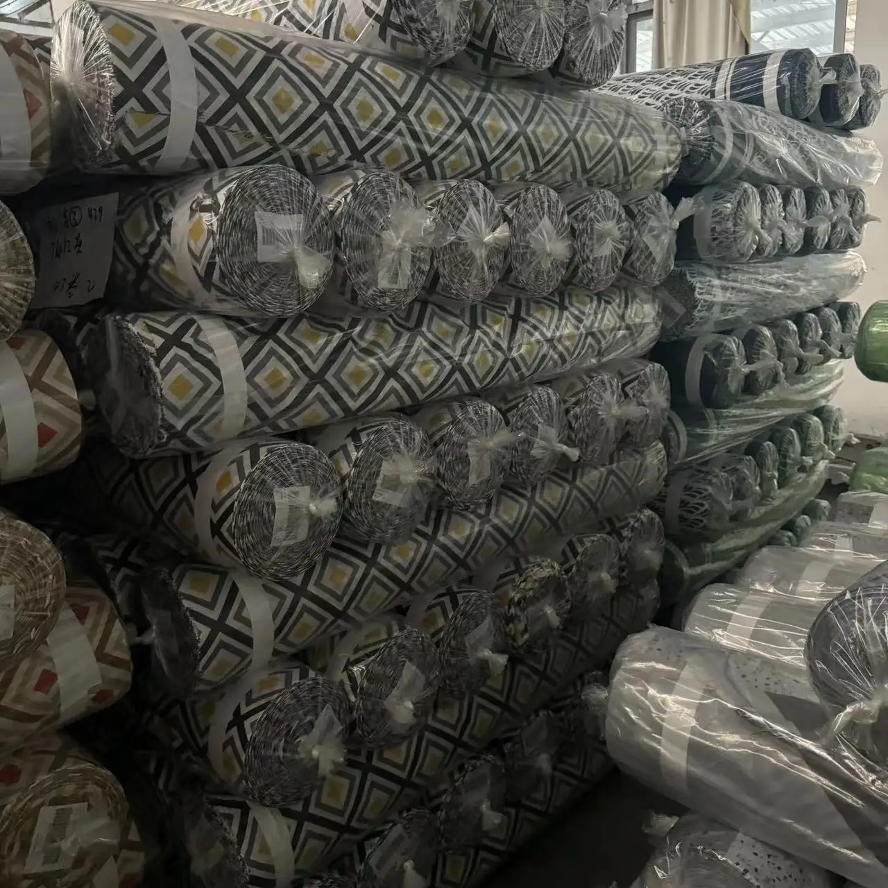 Wholesale 110gsm Disperse print fabrics microfiber 100% polyester peach skin fabric