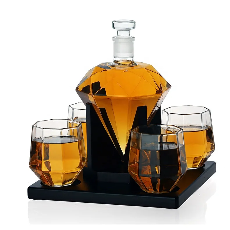 Elegant Handmade Diamond Shape Glass Liquor Whiskey Decanter set with 4 Glasses and Wooden Tray