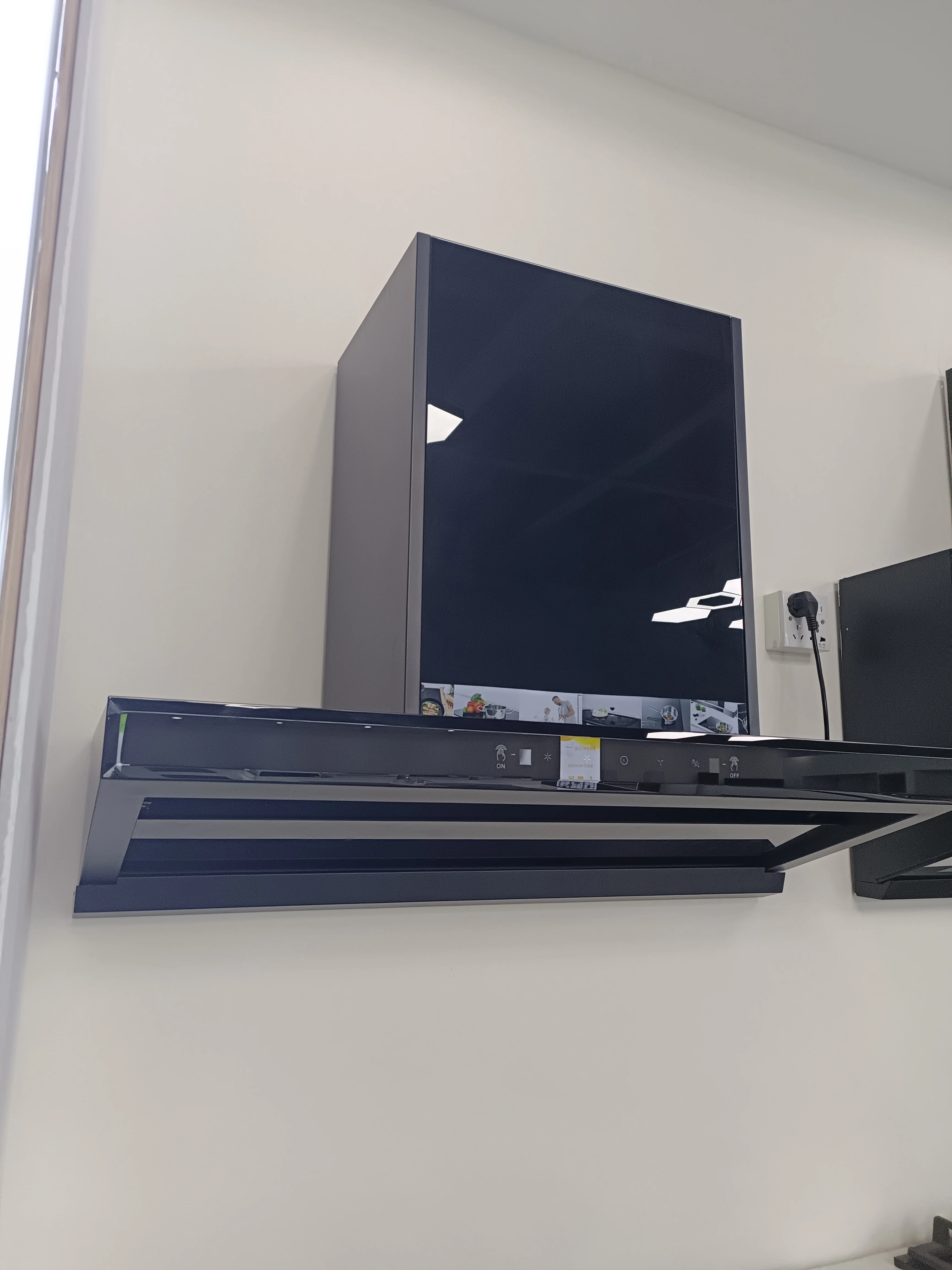 Kitchen Exhaust Hood with Smart Control China New Trend Chimney Hood Professional Manufacturer and Supplier Smart Range Hood