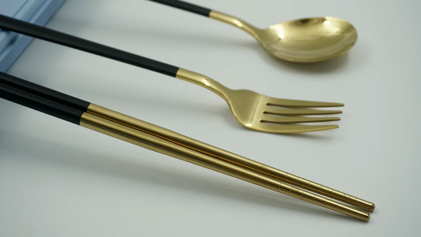 Korean Style Stainless Steel Tableware Stainless Steel Chopsticks Gold Plated Cutlery Set With Box
