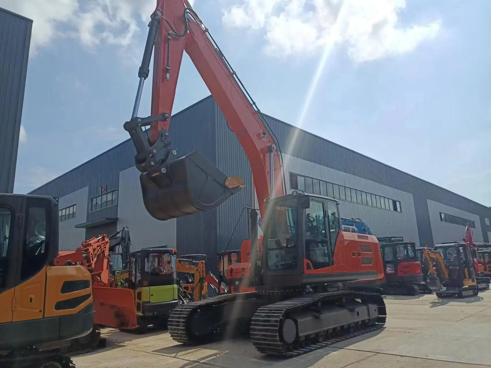 Best Quality Excavator 25Ton Epa Euro 5 Kubota Engine Crawler Digger Construction Machinery Chinese Excavator Machine