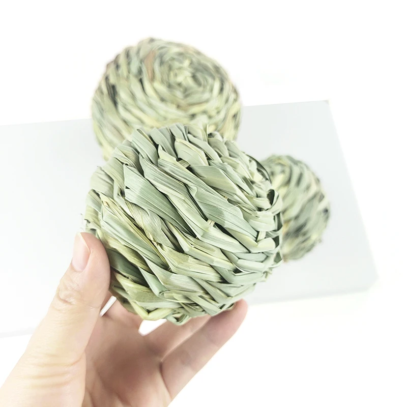 rabbit toy grass handmade Activity grass Toy Chew Toys Rodent Chew Grass Rolling Balls for Guinea Pigs Chinchilla Hamsters