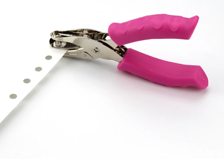 Heat shrinkable sheet punch 6MM/3mm leather case handle metal hand-held punch punch pliers single hole ticket checker