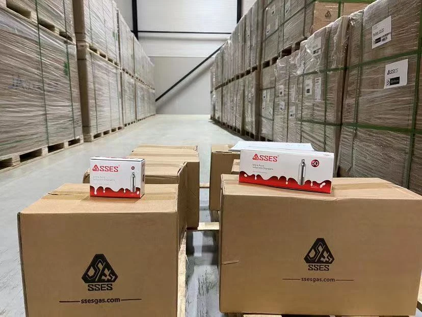 Оптовые цены 8 г 580 Смеющийся газовый баллон для пищевых продуктов N2o крем зарядные устройства зарядное устройство из оксида
