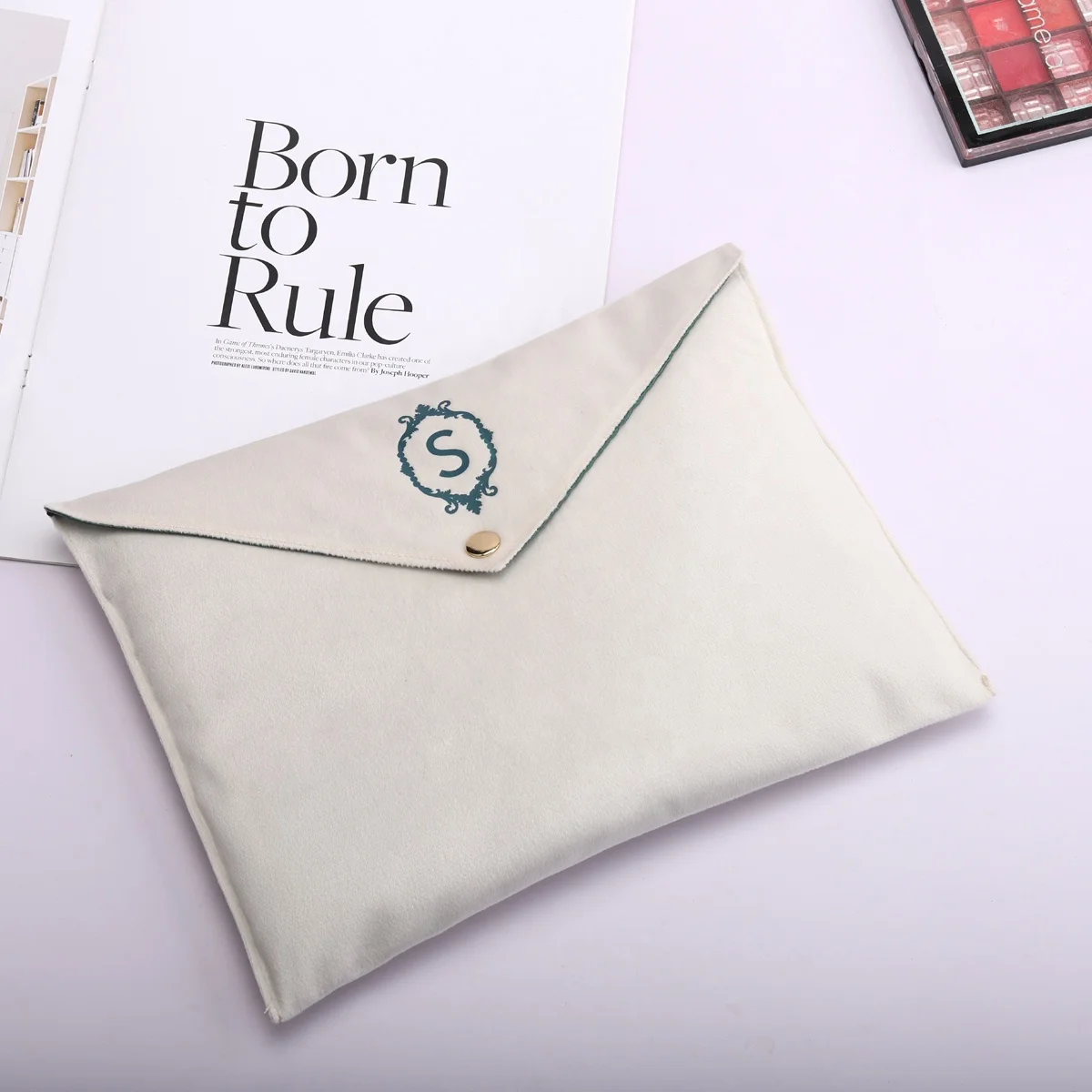 Hot Sale Luxury Velvet Notebook Wallet Packing Envelope Pouch Custom Logo Printed Reusable Gift Jewelry Flap Dust Velvet Bag