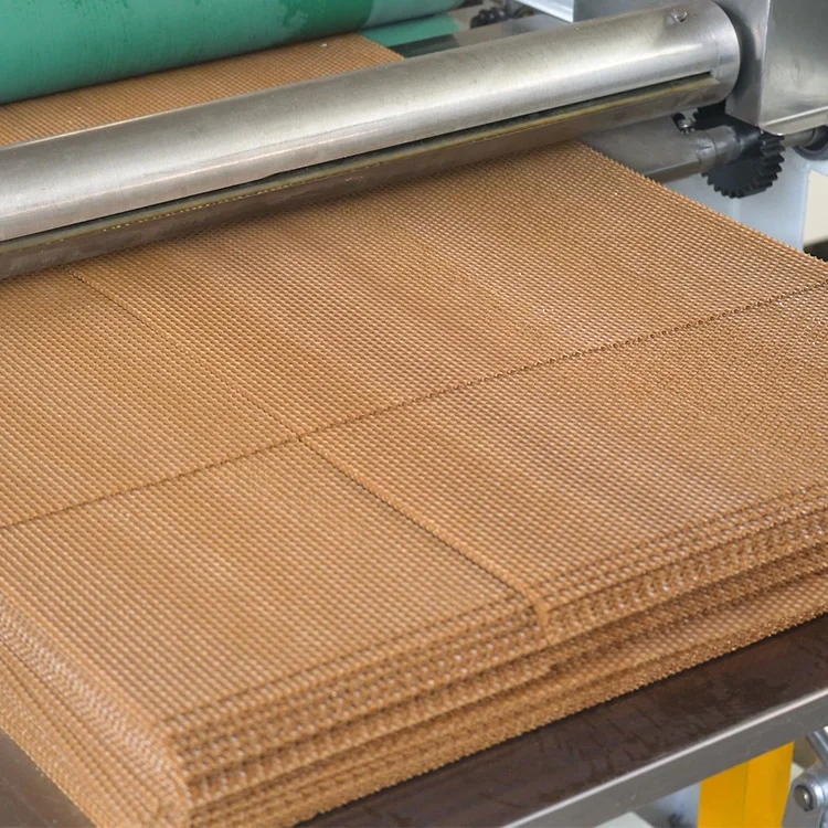 4.9 Mm 5.4Mm Beeswax Honeycomb Waxing Sheet Machine Full Automatic Beeswax Comb Bee Wax Foundation Machine