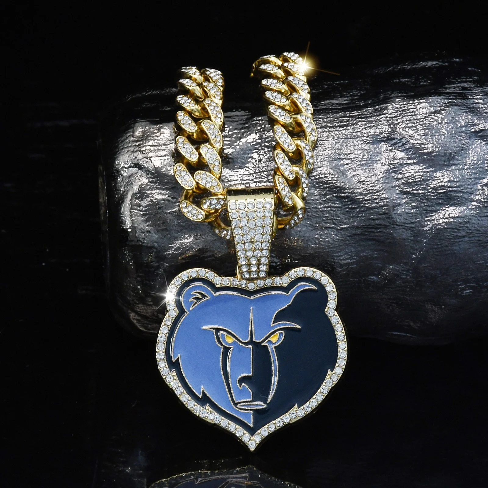 New Diamond Basketball Team Grizzlies Logo Pendant Unisex Hip Hop Alloy Necklace with Gold Plating Link Chain for Sport Fans