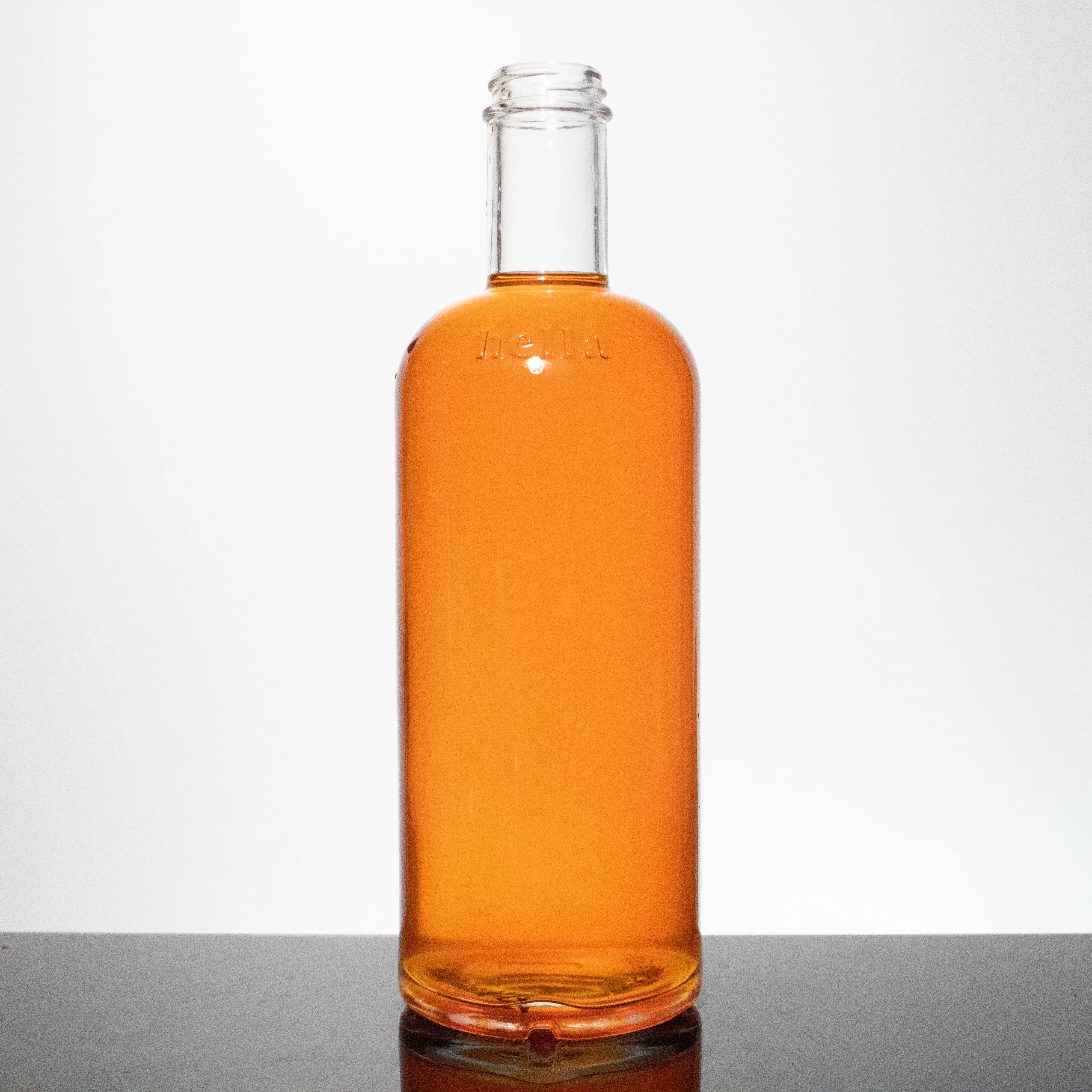 Custom Transparent Round Empty Flint Glass Liquor Wine Whisky Vodka Tequila Bottle With Cork Lid