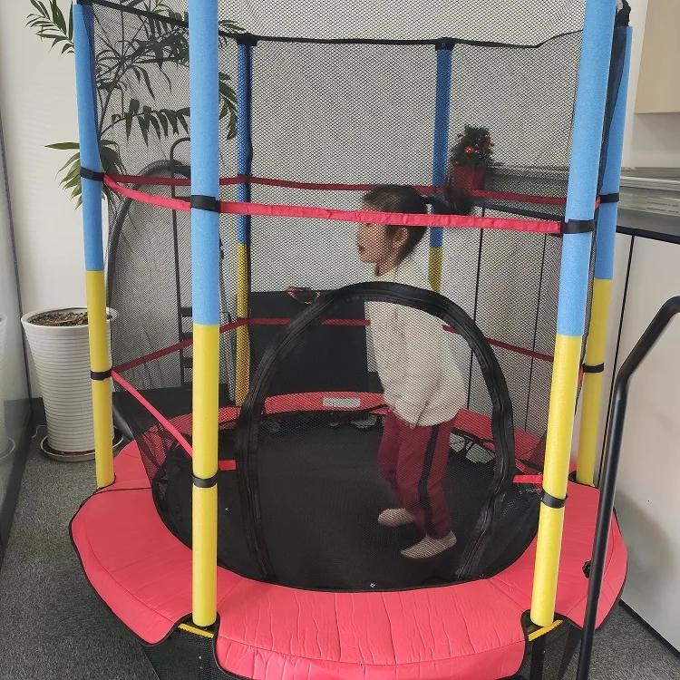 Professional 4.5ft Jumping Trampoline Indoor Kids Mini Trampoline With Safety Enclosure Net