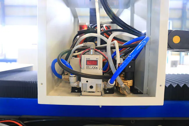 2000w CNC Fiber Laser Cutter For Steel Aluminum Sheet Metal