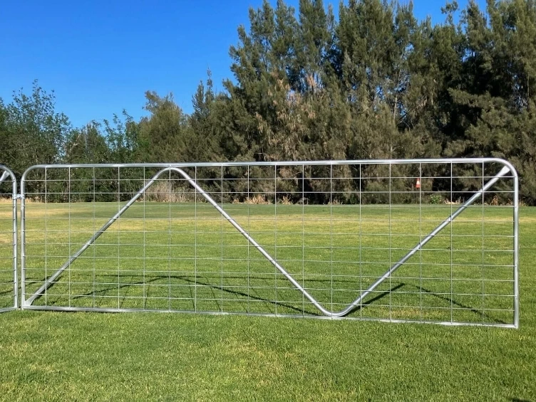 2x2 3x3 Galvanized Cattle Welded Wire Mesh Panel for Farm Gates And Fences