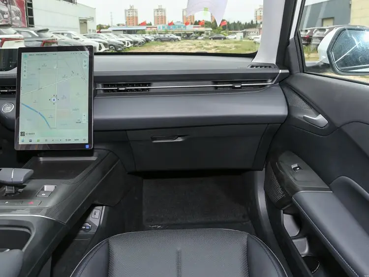 Changan Yida 2023 new gas car in stock 1.5T GDI DCT Flagship model Sedan Automobile changan yida cheap gasoline car