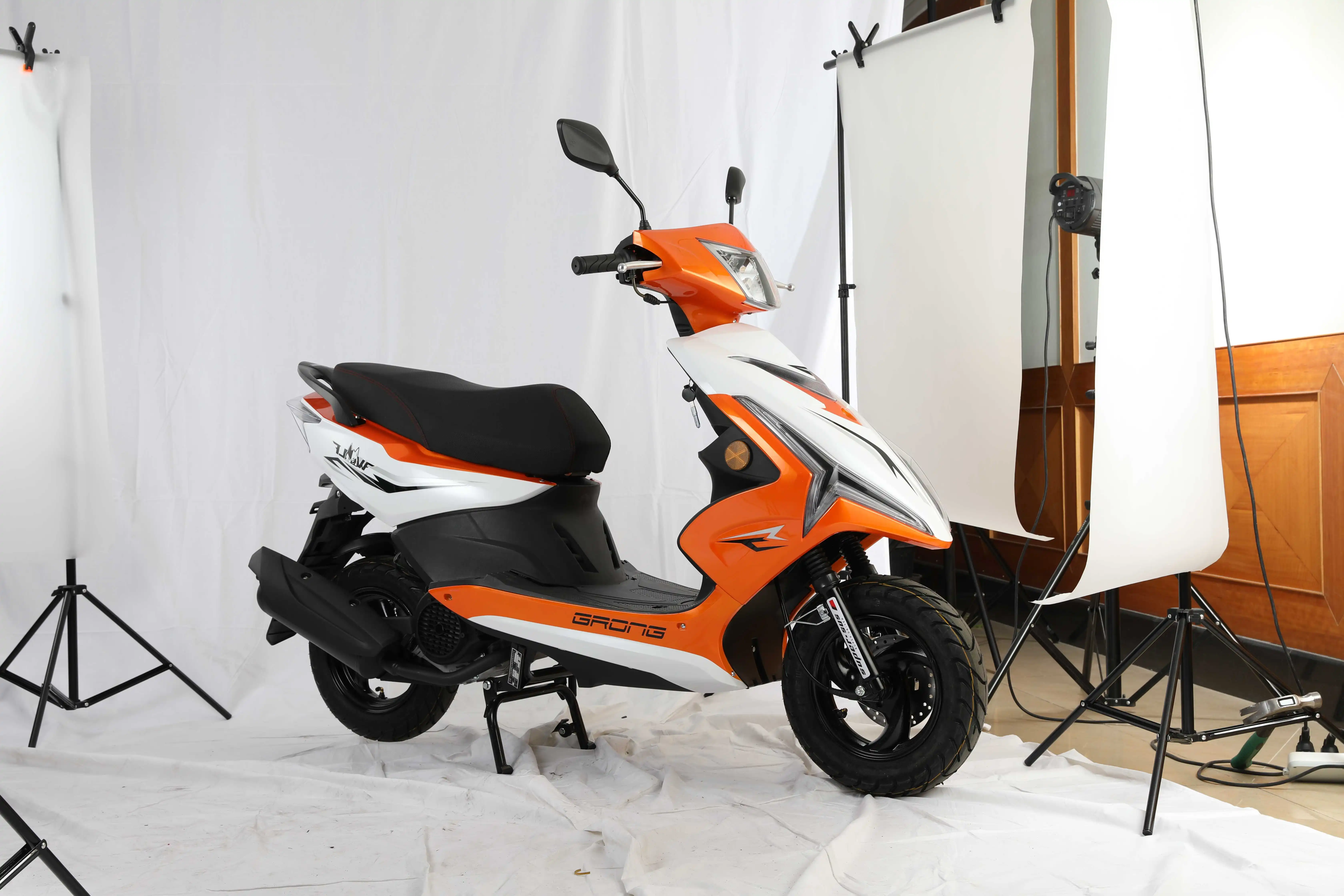 
China Wuxi origin factory sales fashion cool car gasolina moto motos motor gas scooters 