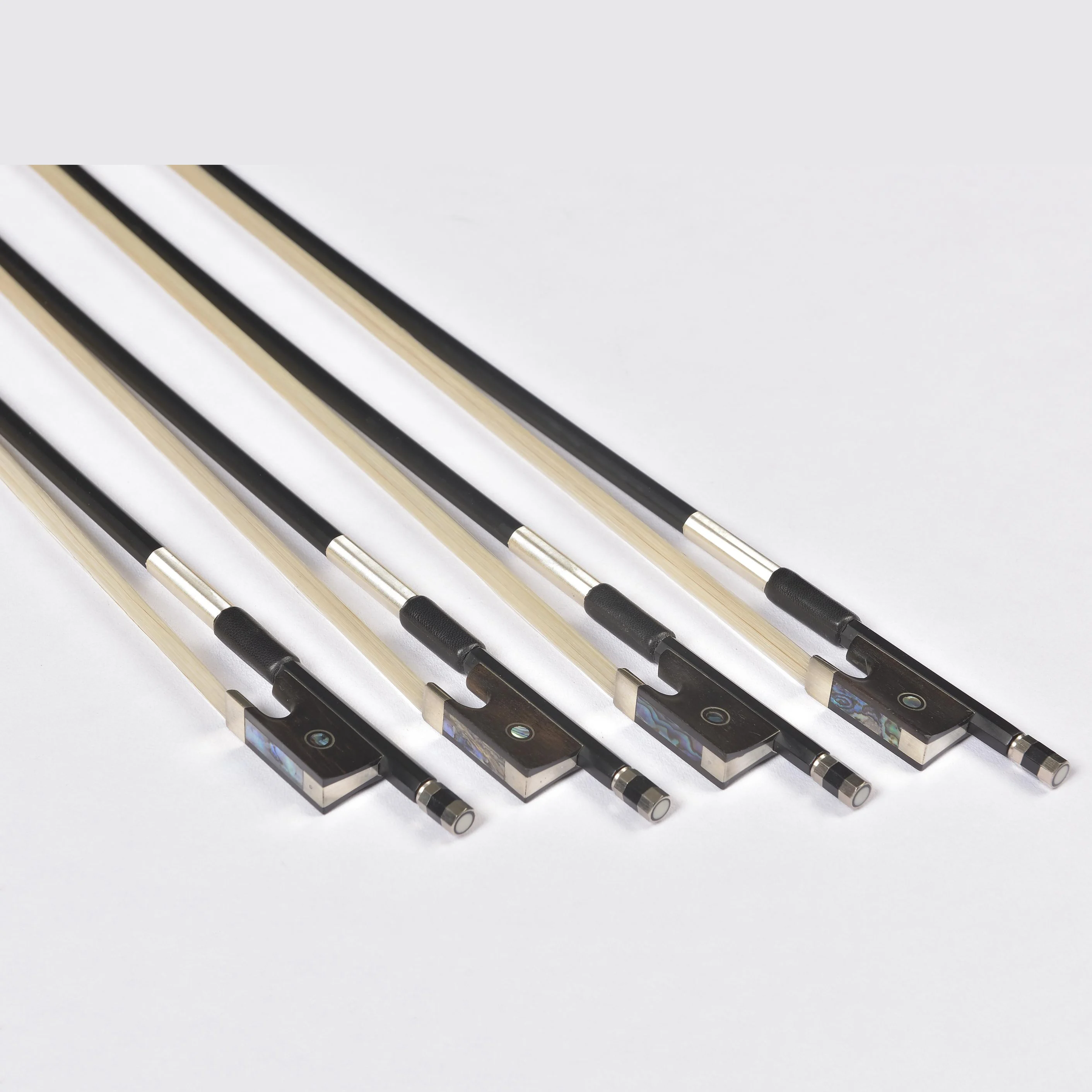 China factory wholesale price 4/4-1/32 Carbon Fiber Violin Bow Round Stick Ebony Frog Natural Horsehair Students practice bows