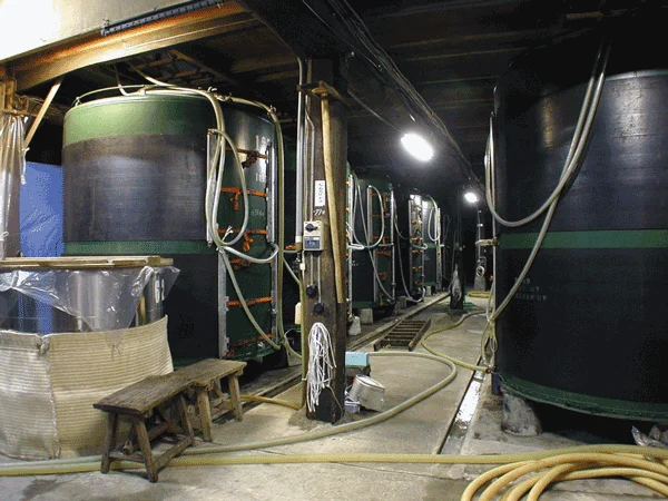 Japanese alcohol sake Junmai Ginjo dry taste barrel sake drink