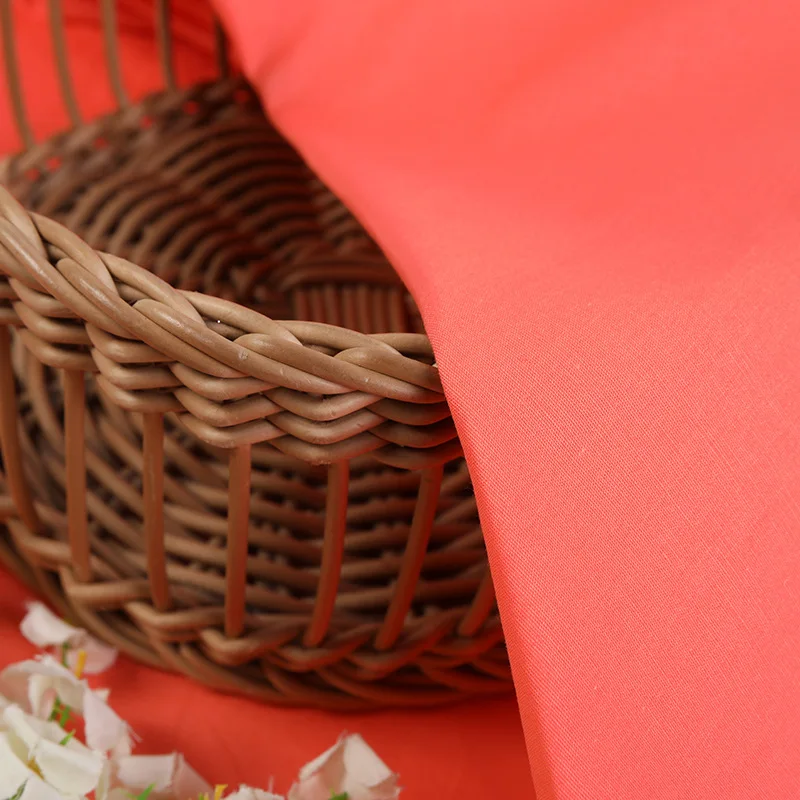 The organic newest 2024 light weight minimalist 40s cotton woven poplin solid fabric rolls for shirt