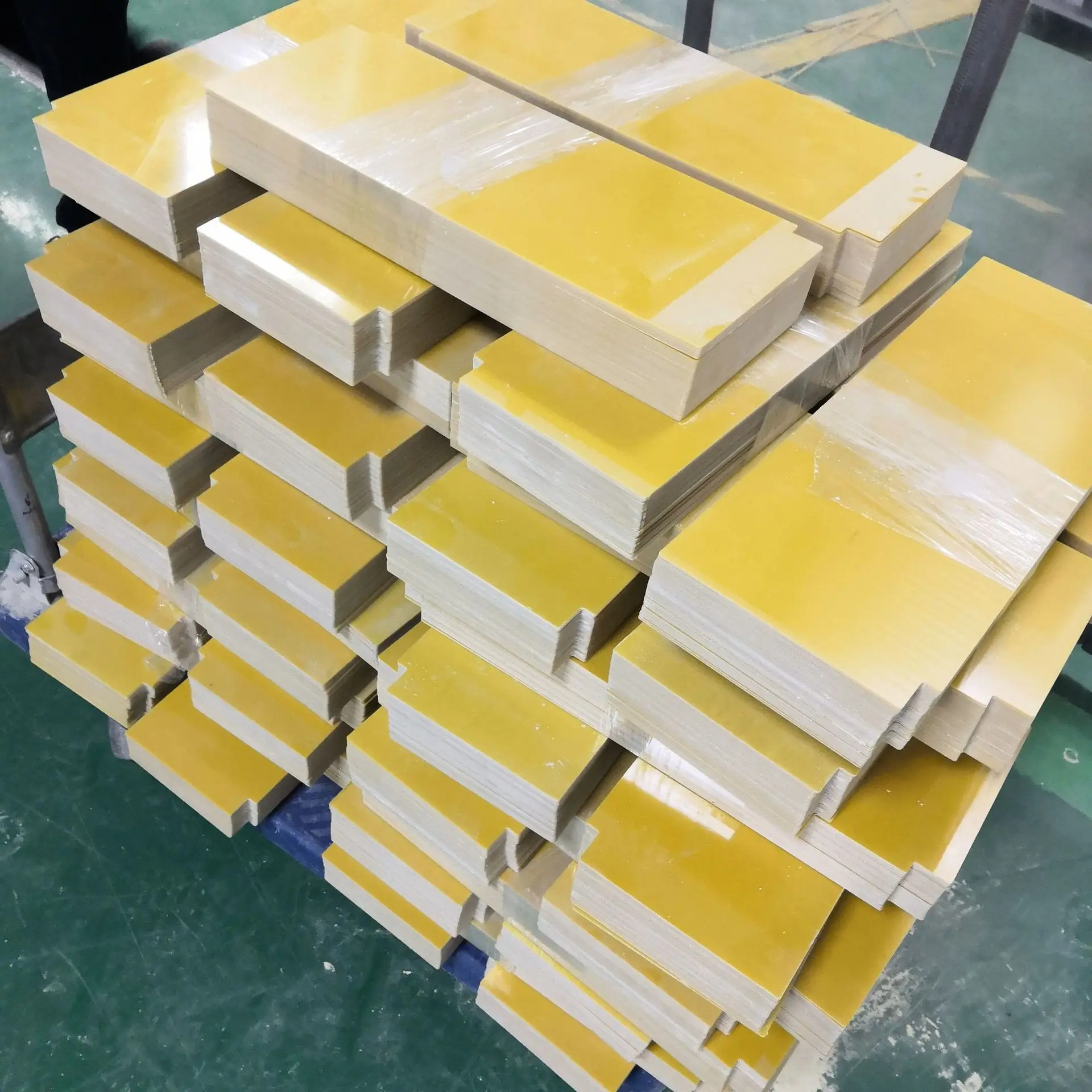 Custom Epoxy Sheet Temperature Resistant Yellow Epoxy Resin Fiberglass Composite Laminates 3240 Sheets