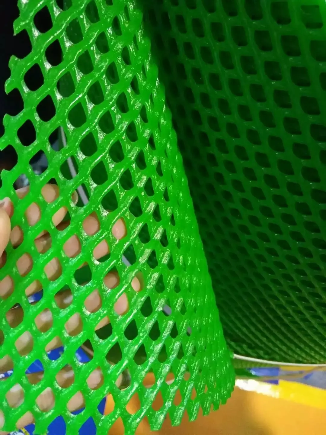 plastic extruded mesh flat mesh netting roll /HDPE plastic mesh/Plastic Garden Fence Mesh