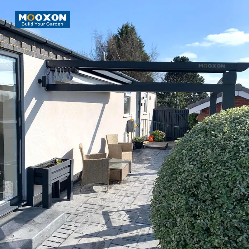 Mooxon Customized Smart Motorized Retractable Awning Remote Control Automatic Balcony Privacy Window Screen Patio Roof Shade