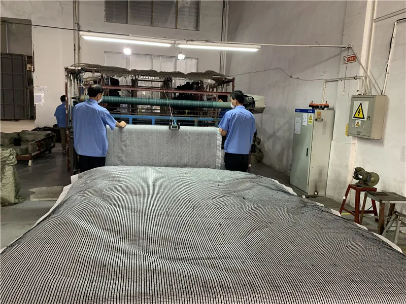 Большой плюшевый ковер с высоким ворсом и микрофибра