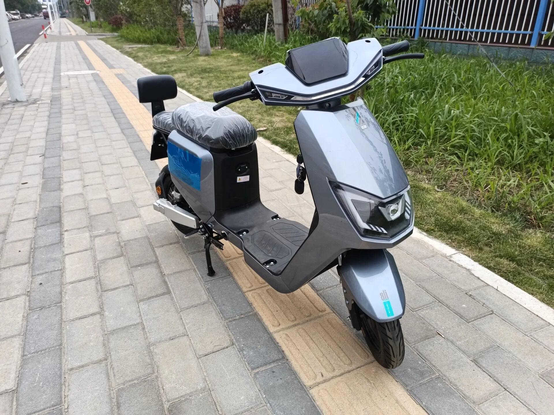 Китайский Электрический скутер дальнего действия Wuxi