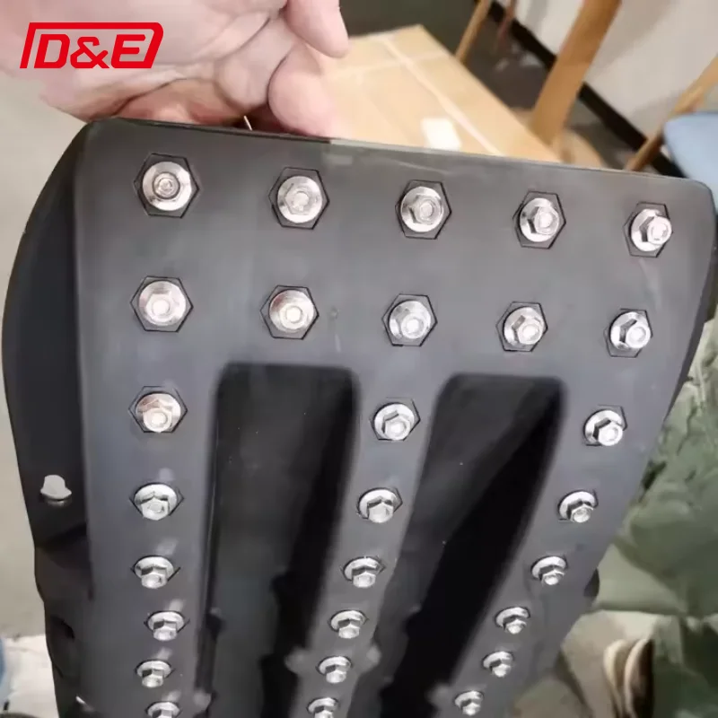 Recovery Boards with metal studs 4X4 off Road Emergency Tires Traction Mats Track Trapped for pickup truck car RV camper van