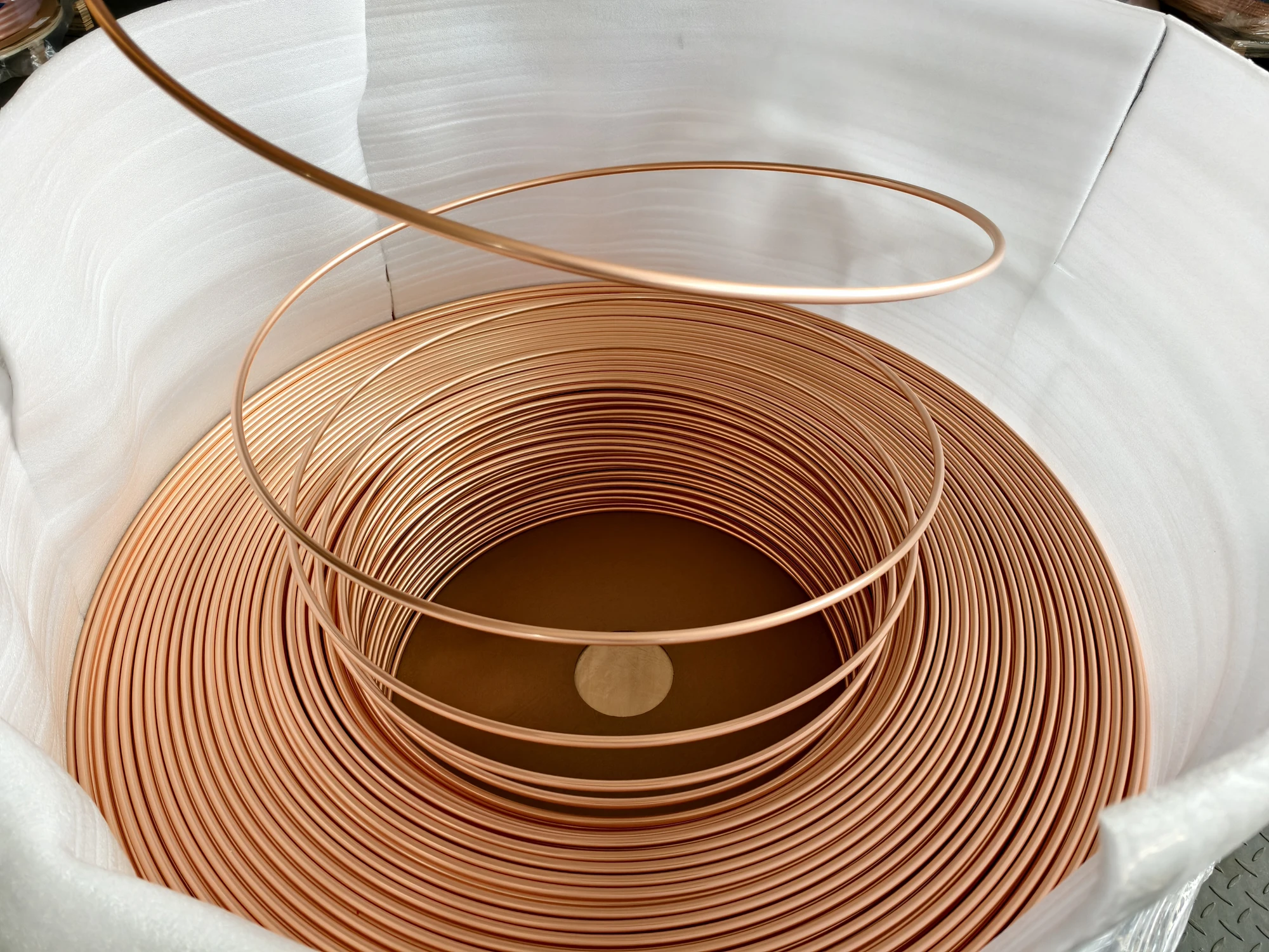 PE Insulation Copper Pipe with Plastic Cap 3/8 5/8 1/4 1/2 164FT Ex-Price for Refrigeration in Air Conditioners