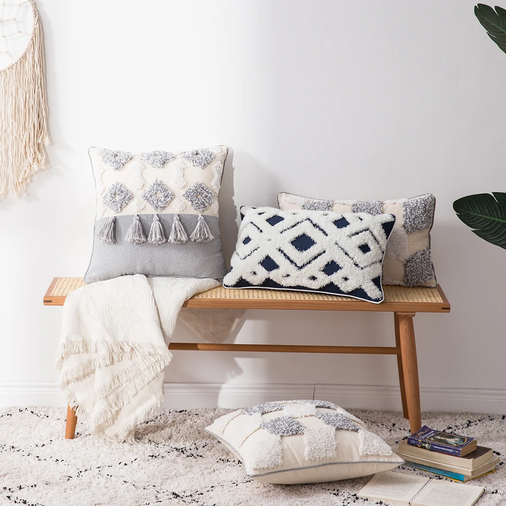 Wholesale Price Christmas Decorative Throw Pillow Hand Woven Boho Tufted White Cotton Cushion Cover