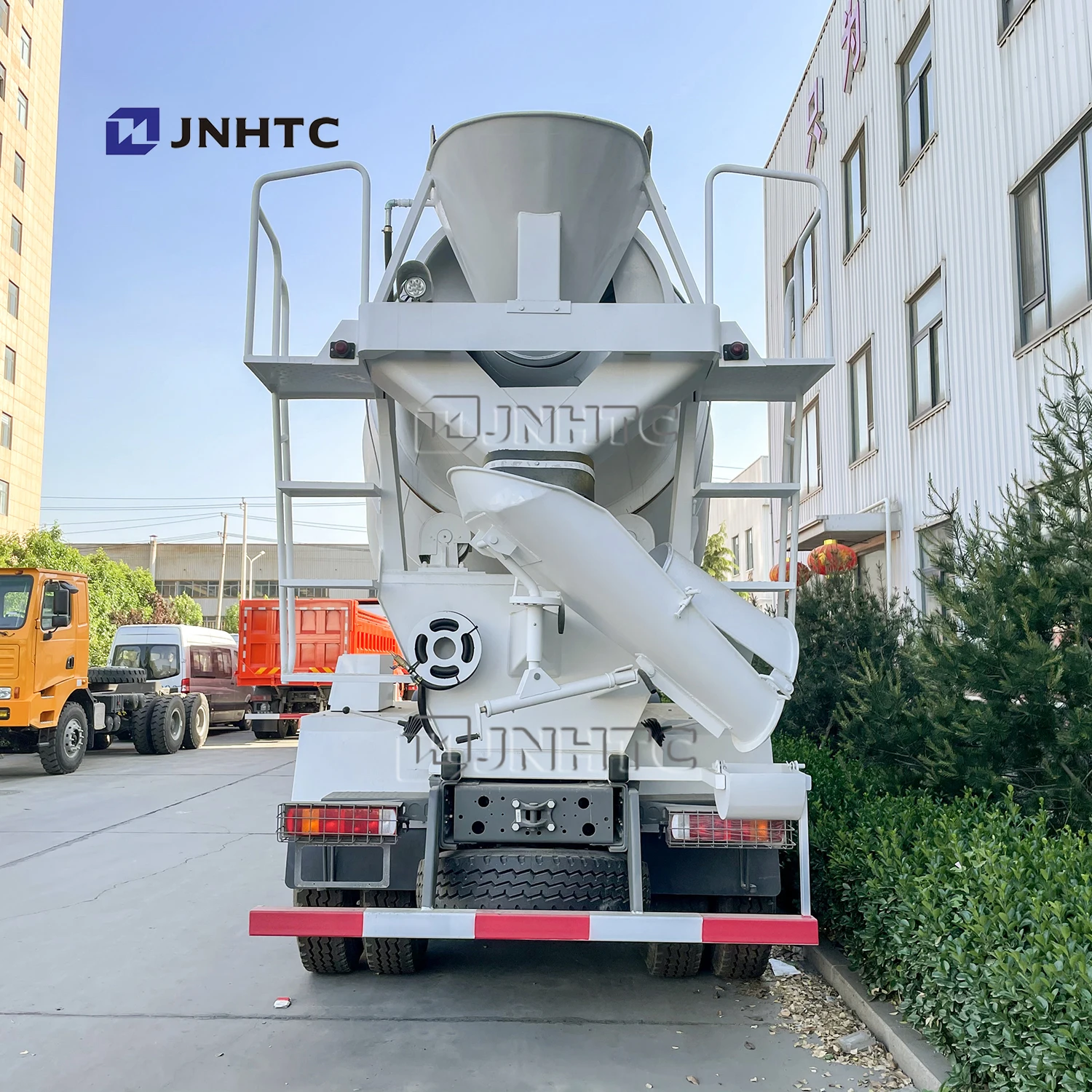 Sinotruck Sinotruk Howo 8x4 12-колесный Бетономешалка евро 2 371hp 12 куб. М.