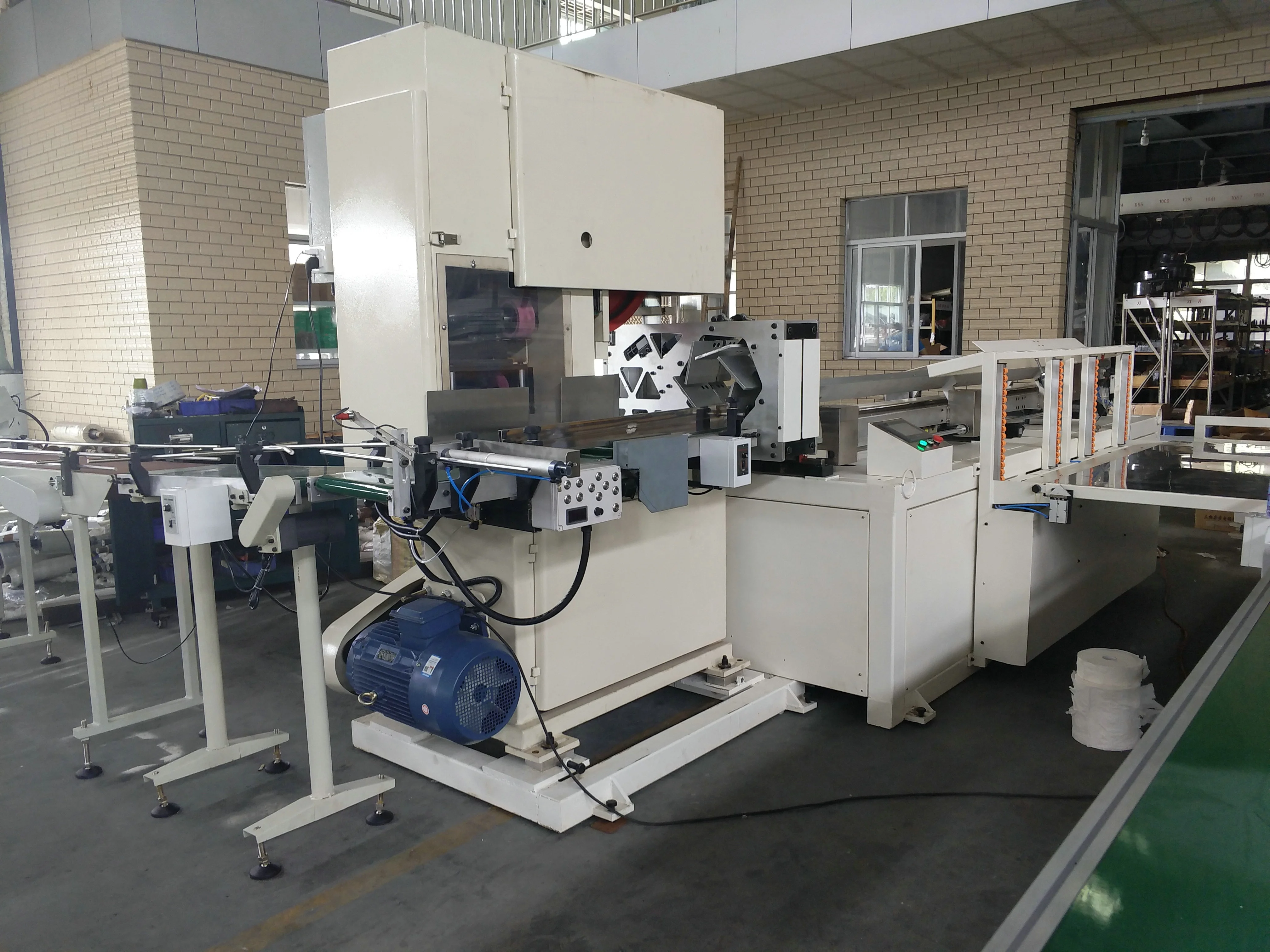 
Automatic maxi roll paper band saw cutting machine 