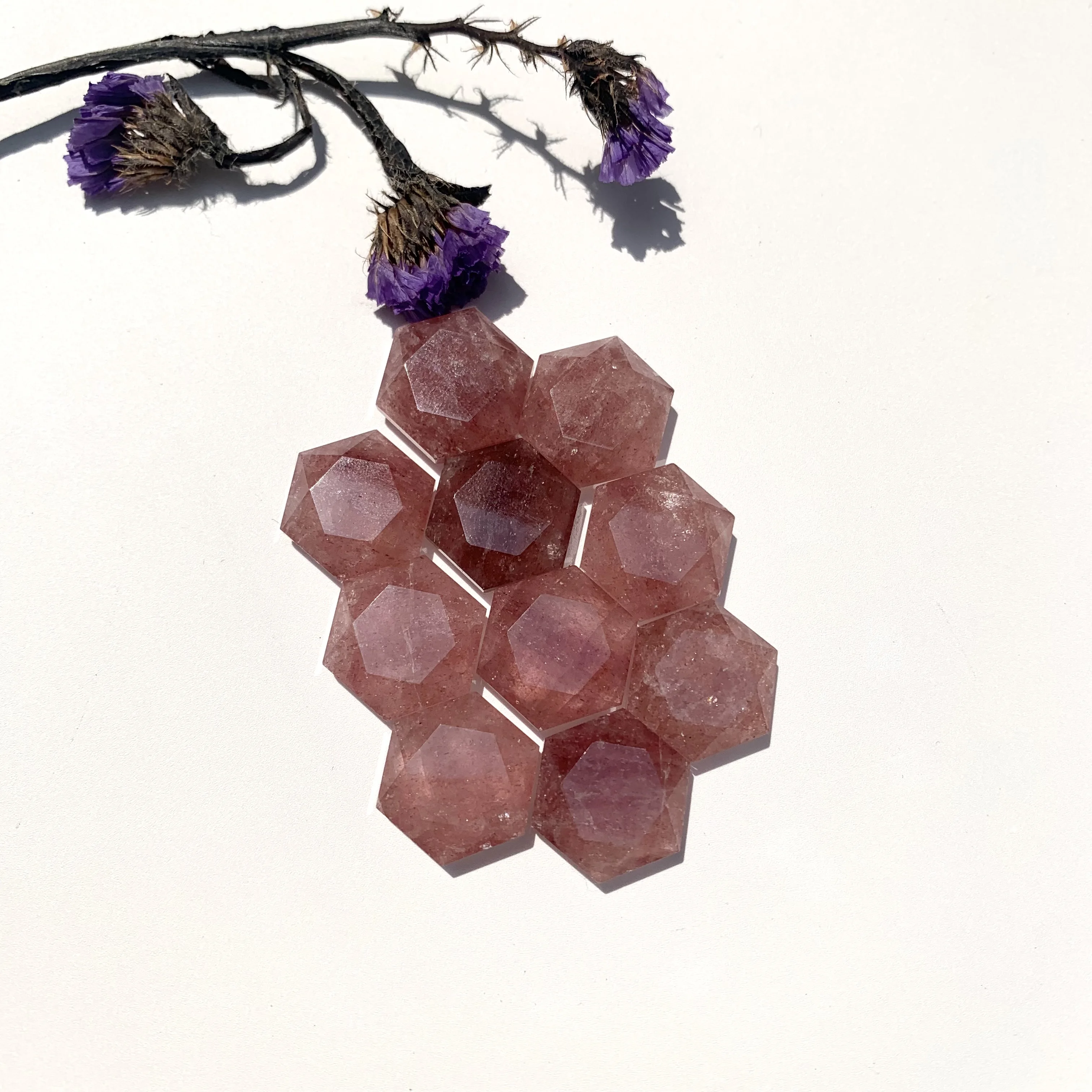 Natural Red Strawberry Healing Gemstone Hexagram Faceted Satellite Shape Pendant Spiritual Energy Jewelry