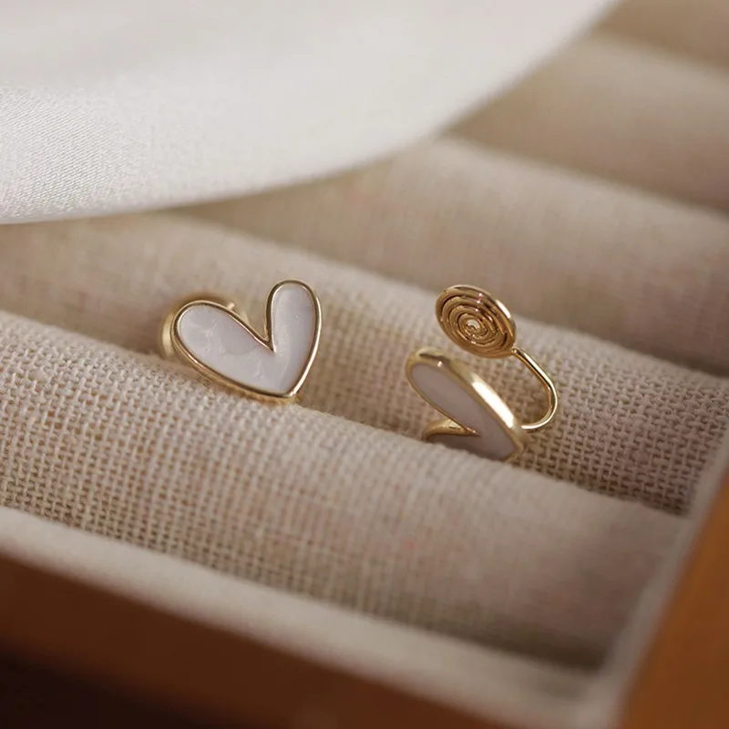 Vershal A4-1098 18K Gold Plated White Oil Dropping Love Earrings Sweet Girl Heart Mosquito Incense Plate Earrings