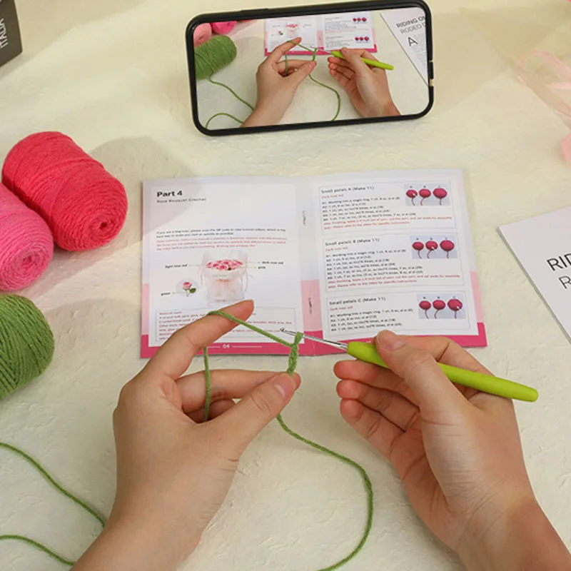 Rose bouquet crochet material package  handmade diy Unfinished products bouquet crochet kit