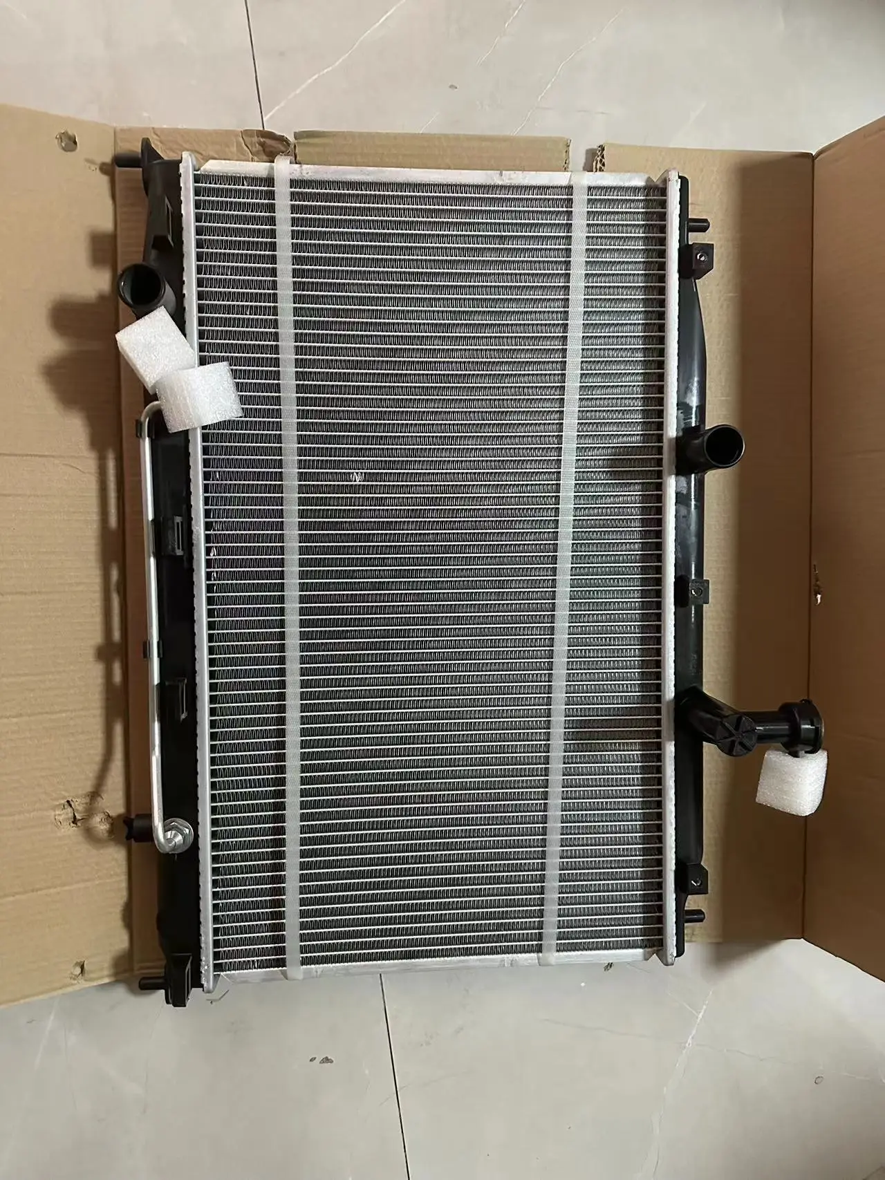 Wholesale auto parts radiator for 25310-1E000