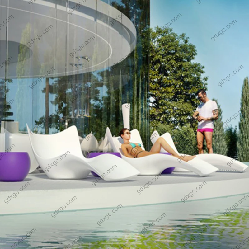 Luxury LED Sun Lounge Pool Chair for Hotels and Swimming Pool Outdoor Garden Furniture Beach and Park Use Tanning on Ledge