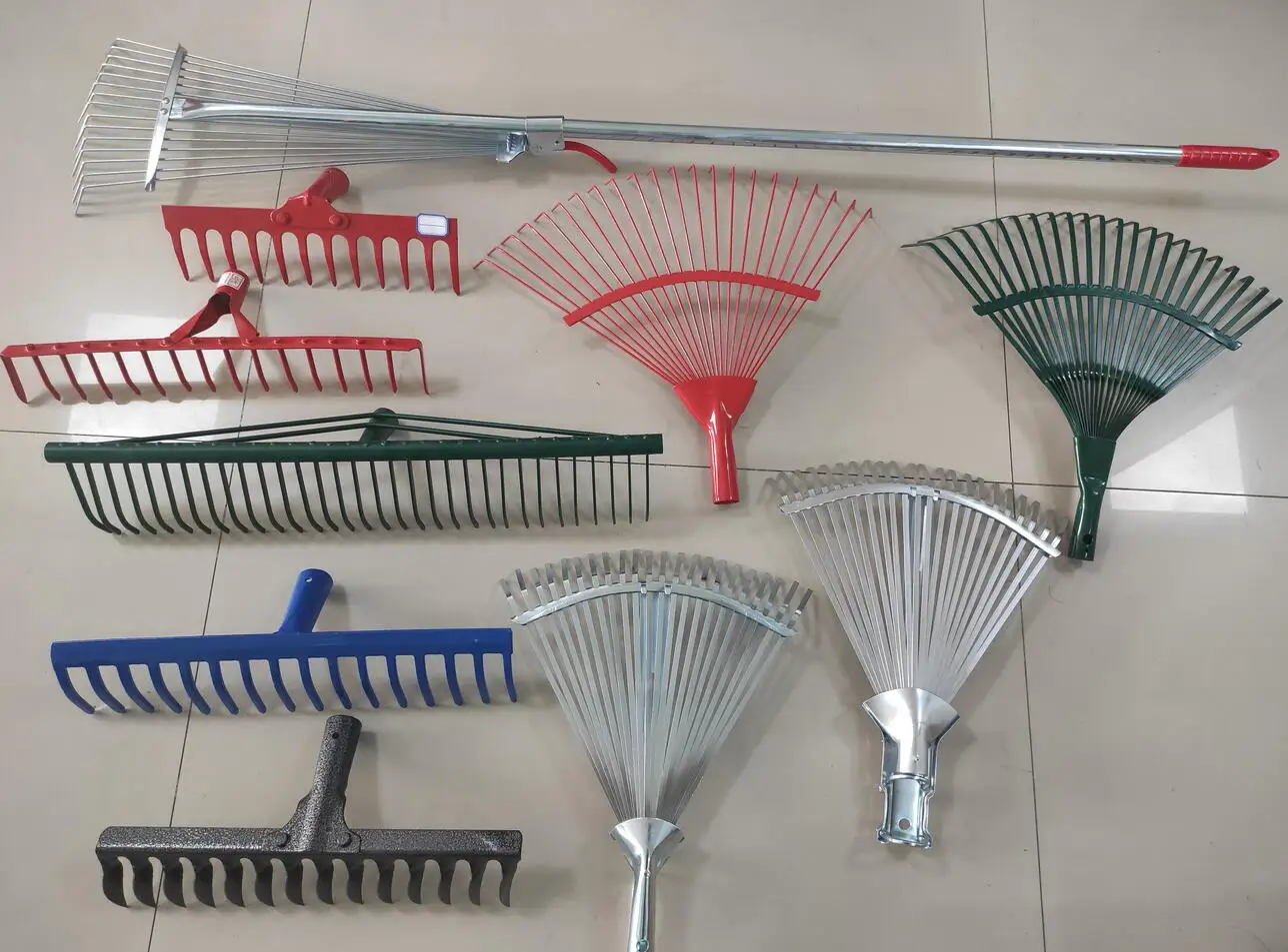 Rake various styles and high quality RASTRELLO