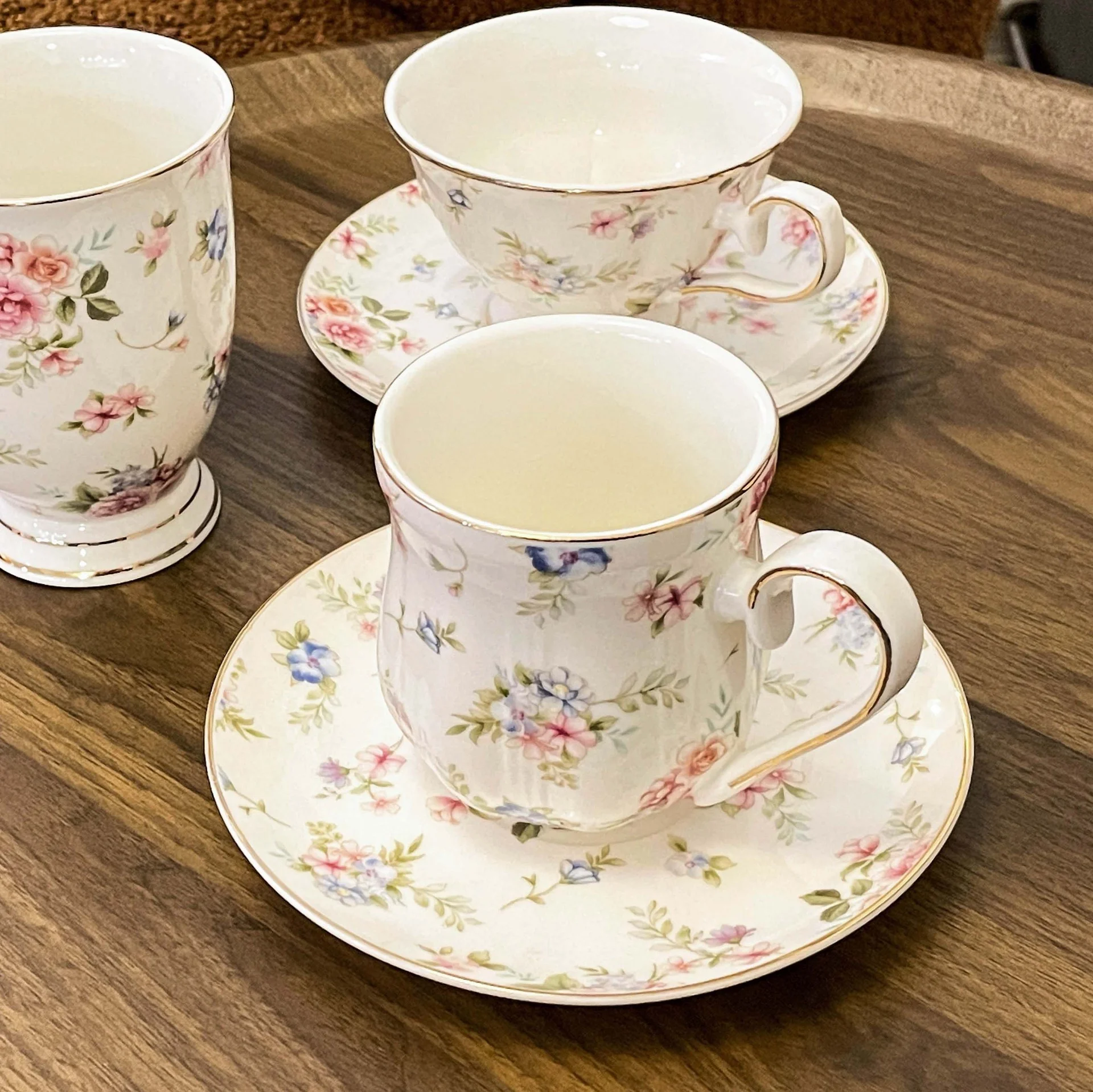 Retro European Floral English Coffee Cup Set Luxury Porcelain Mug with Gold Rim Afternoon Tea Accessible with Saucer