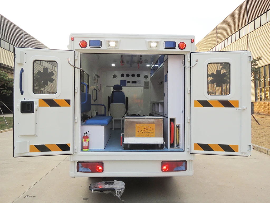 2022 Brand New 4x4 Ambulance Car FOTON Tunland Pick-up Box Monitoring Medical ICU Transport Ambulance Vehicle for Exporting