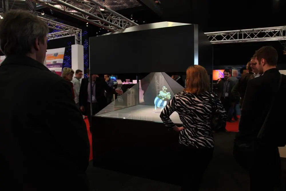 4 sided large pyramid holographic display, 3D Holographic Projection System for Shopping mall advertising