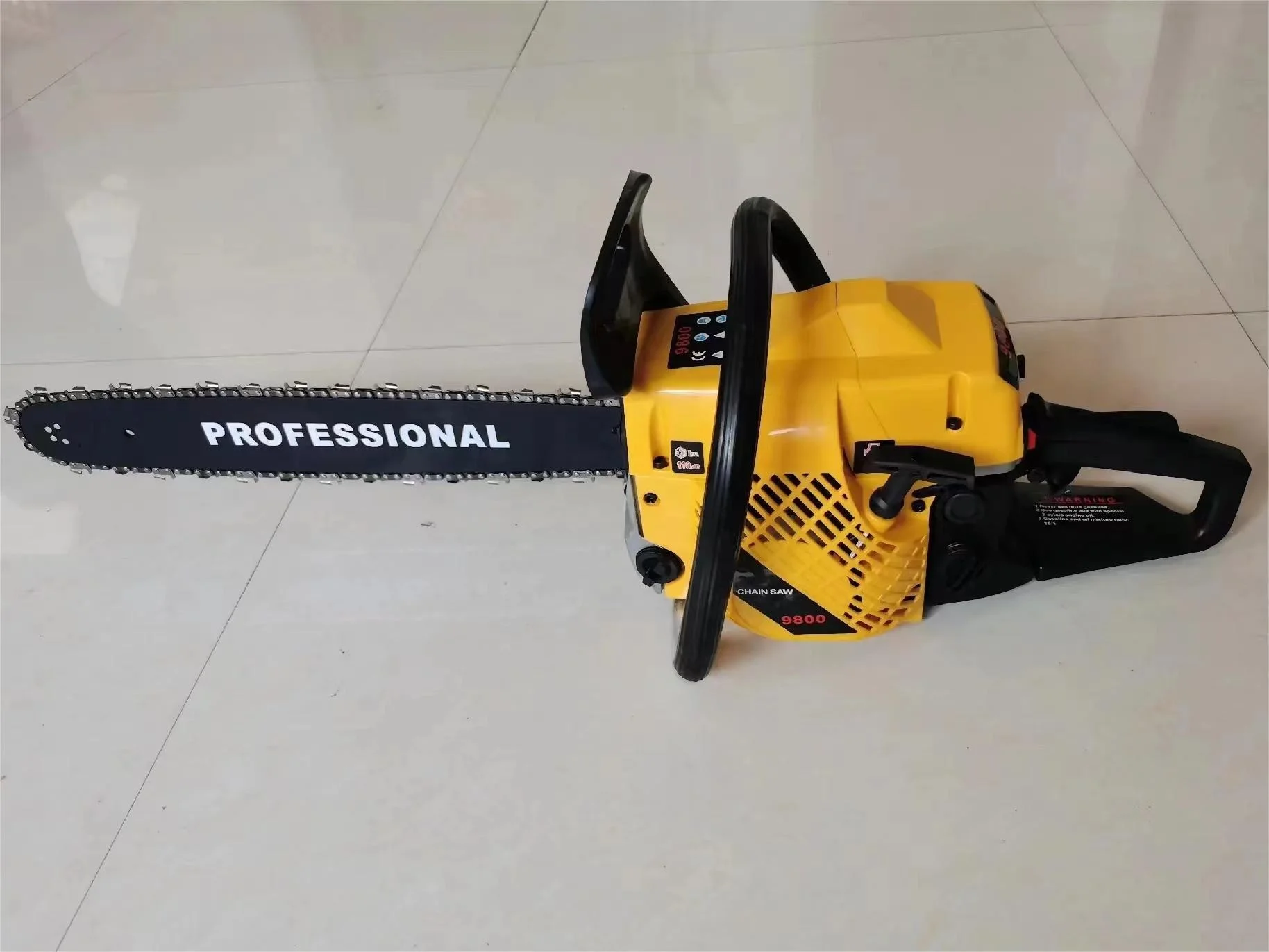 Factory sales CE Certificated Wood Saw Machine With 2stroke 52cc Cordless Petrol Chainsaw Gasoline Chain Saw for Wood Cutting