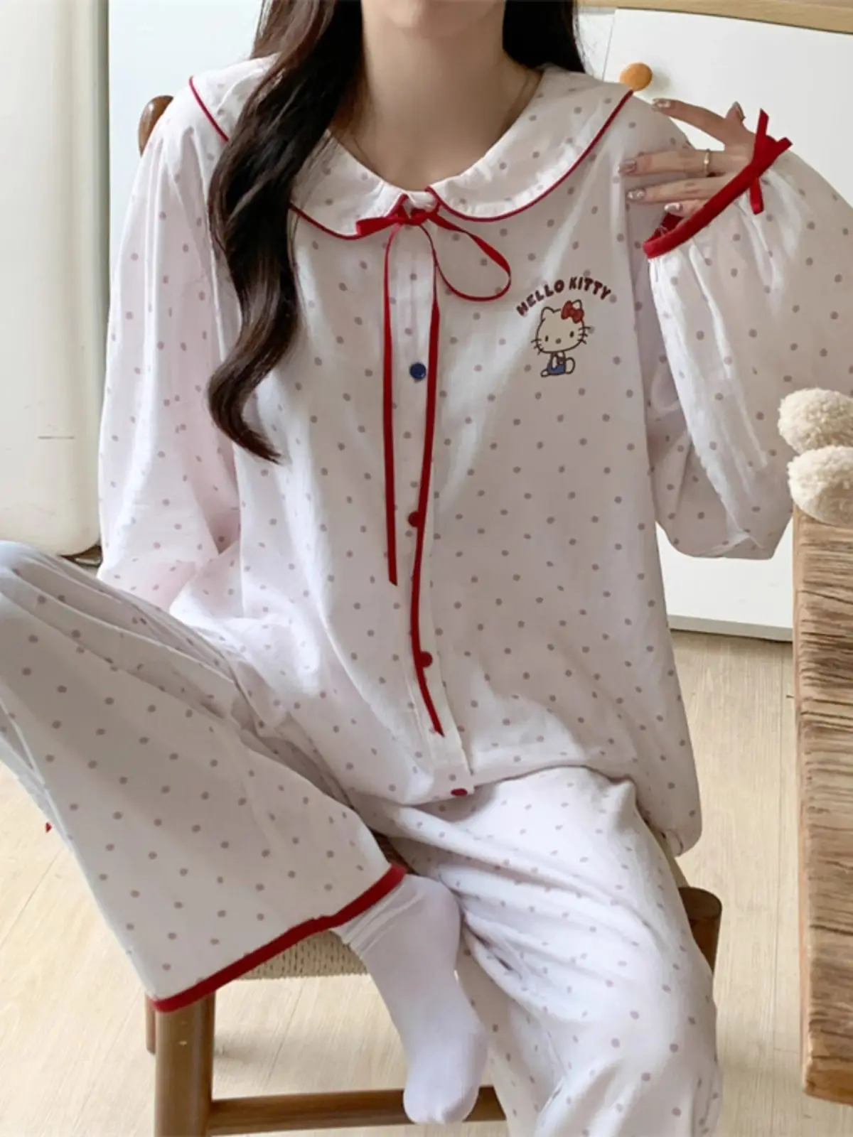 Sweet polka dot pajamas cartoon printing long-sleeved hello kitty new nightshirts plain cotton doll collar cardigan sleepwear