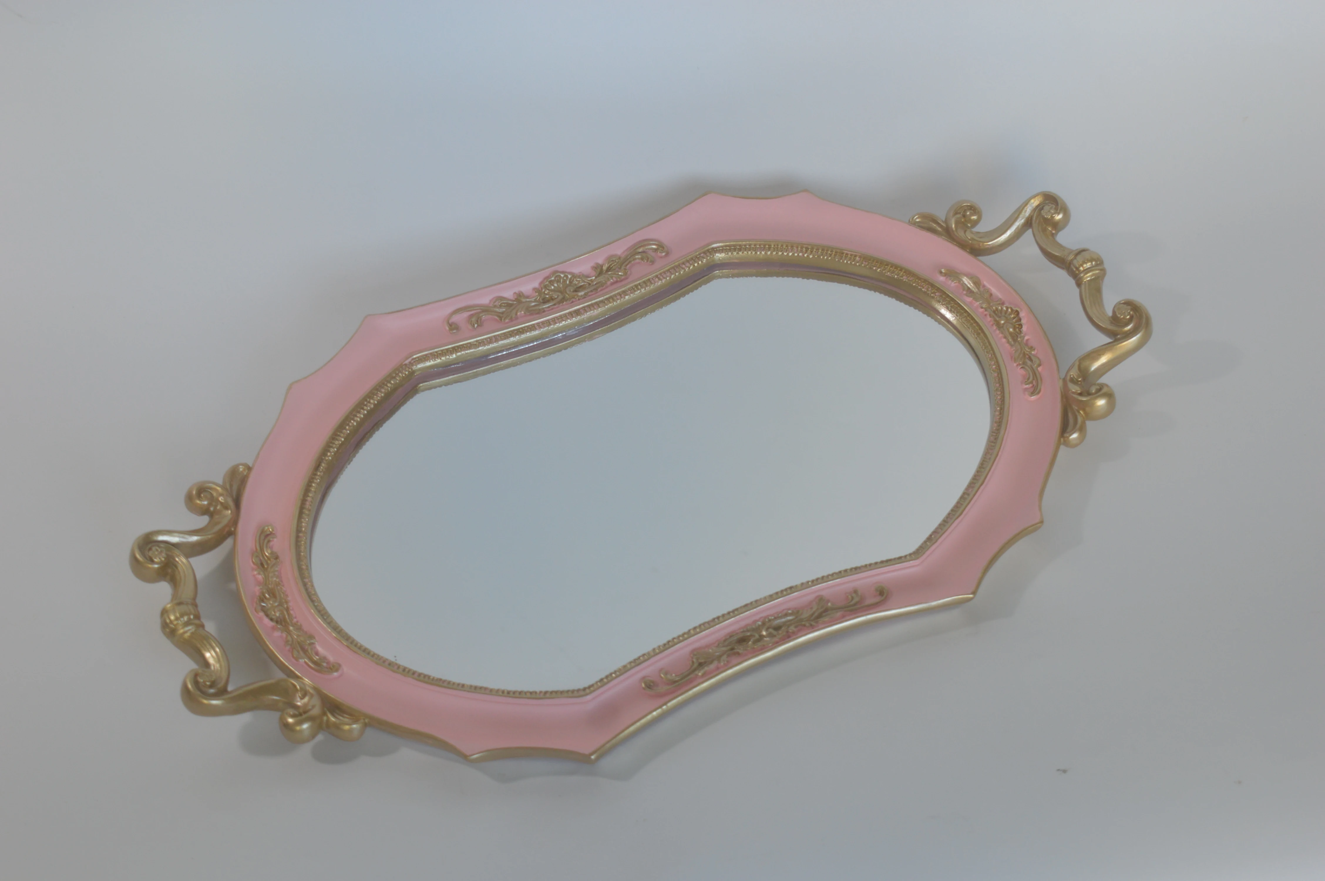 
European style golden resin craft banana leaf tray 