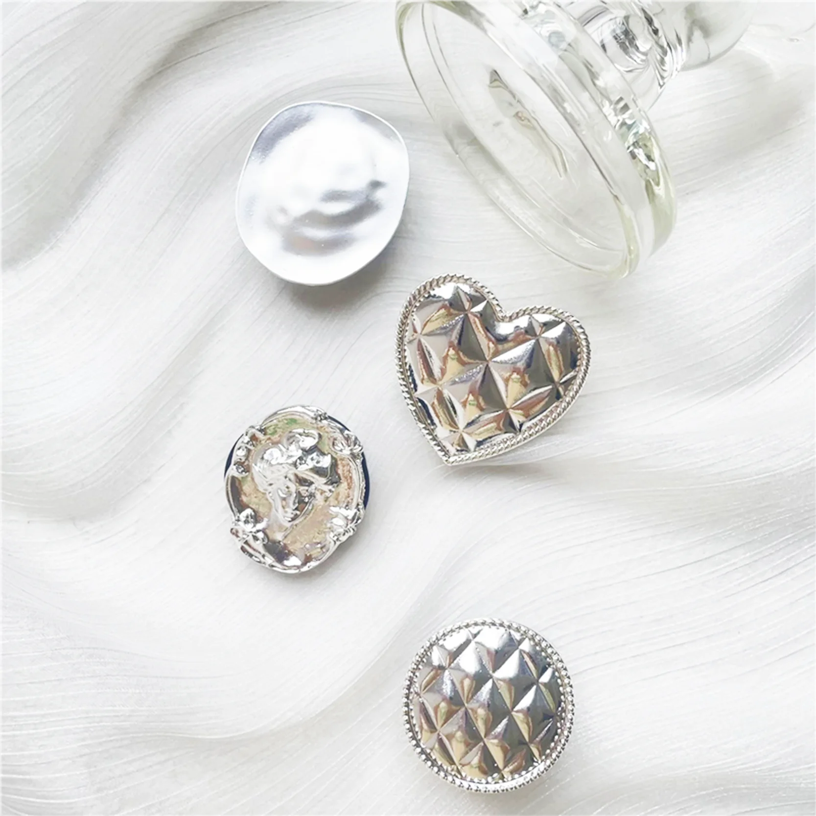 Electroplated Metal Silver DIY Mobile Phone Socket Bracket Creative Desktop Mobile Phone Holder Popular  Phone Grip Custom Logo