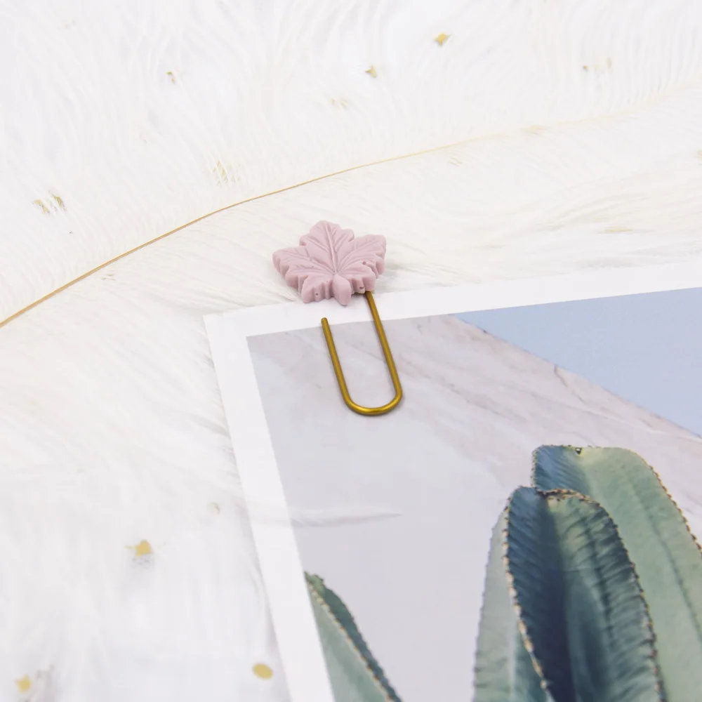 Pink Novelty and Exquisite Stationery Gift Set Heart Shape  Push Pin Maple Shape Paper Clip Binder Clip Memo Note